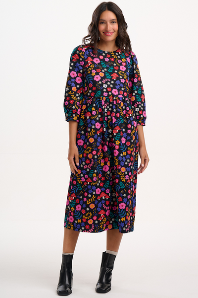 Maria Midi Dress forfra, farverig kjole med blomster- og svampeprint