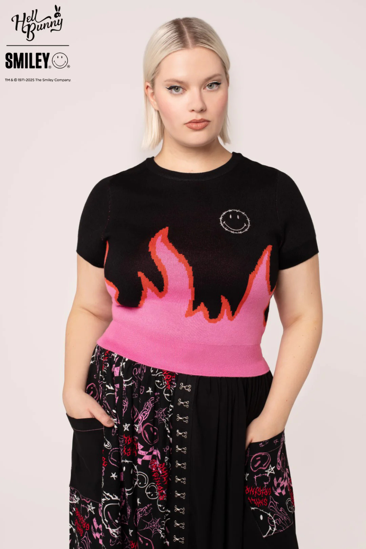 Dylan Top – Sort strik med pink flammer & Smiley®-broderi