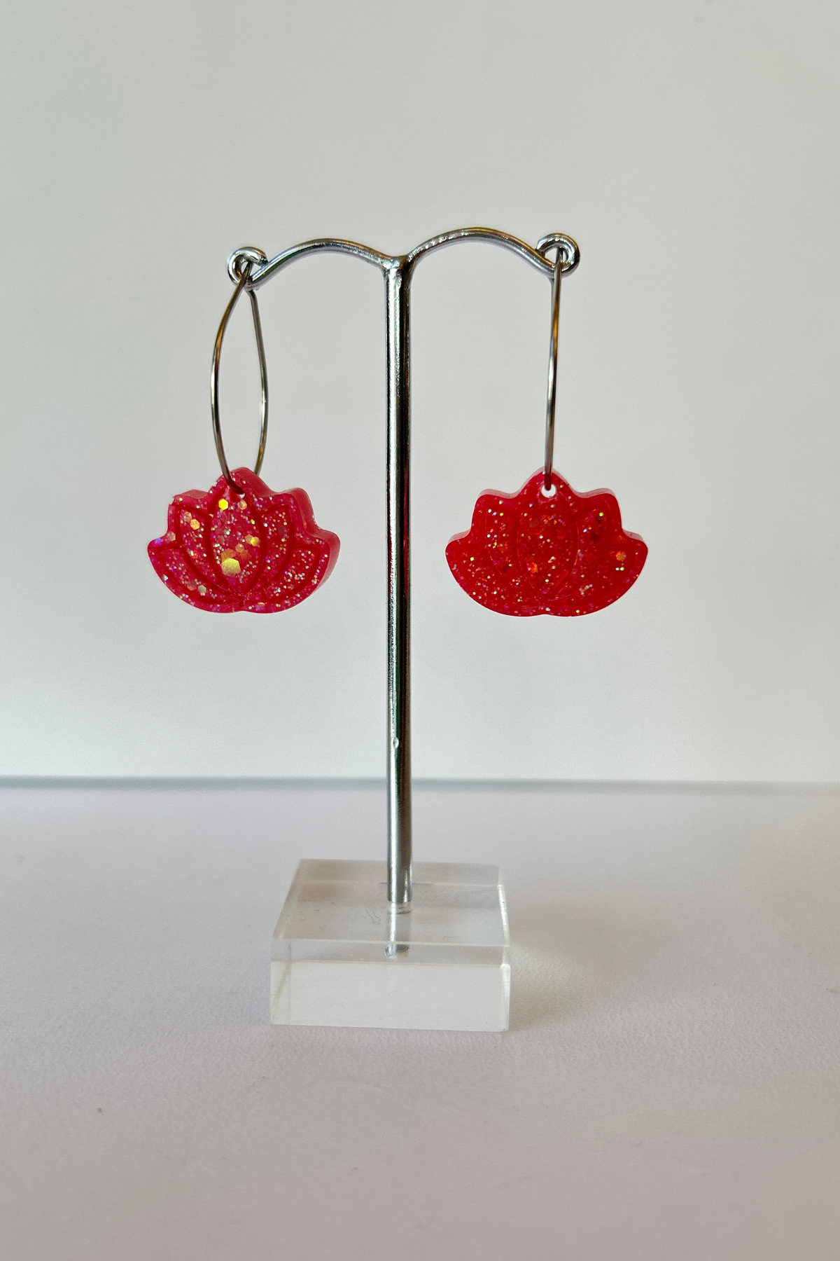 Ørering Hoop med Lotusblomst rød/glimmer