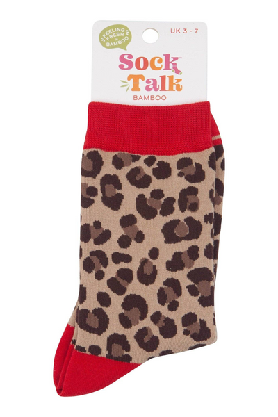 Sock Talk Wild Leopard bambusstrømper i emballage.