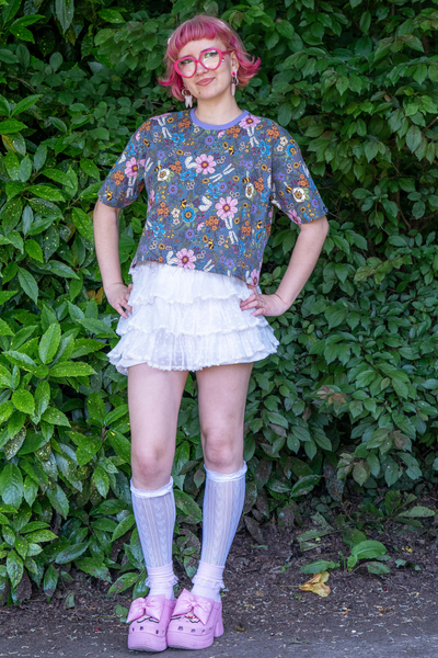 Kort Boxy T-shirt med blomsterprint -  Cottagecore Cropped Boxy Tee