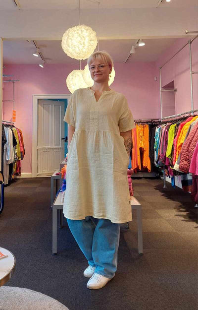 Beige midi kjole i hør