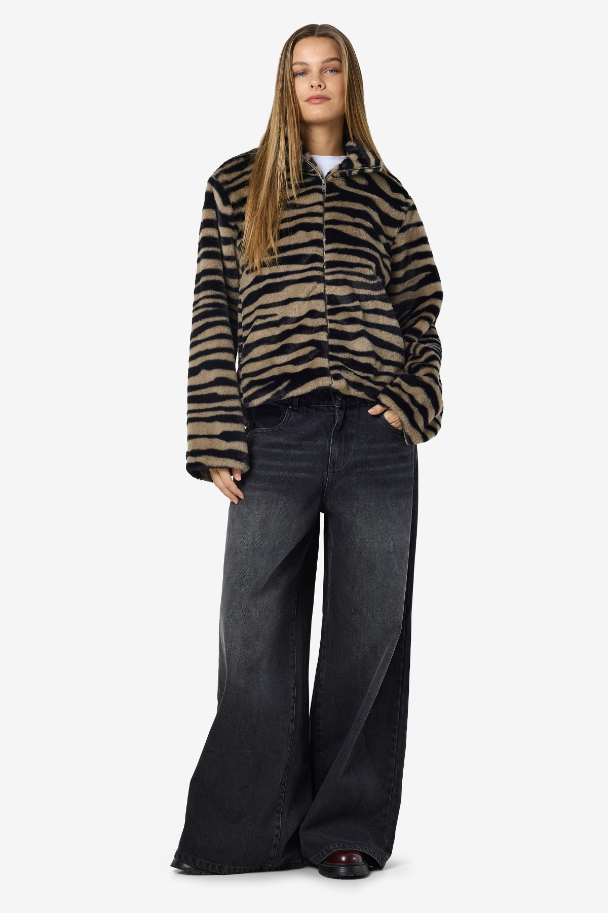 SEOUL JAKKE -TIGER FAUX FUR