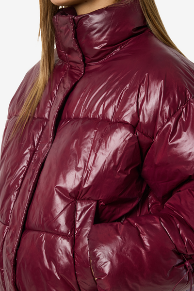 ALLIE SHINY PUFFER JAKKE Vinrød