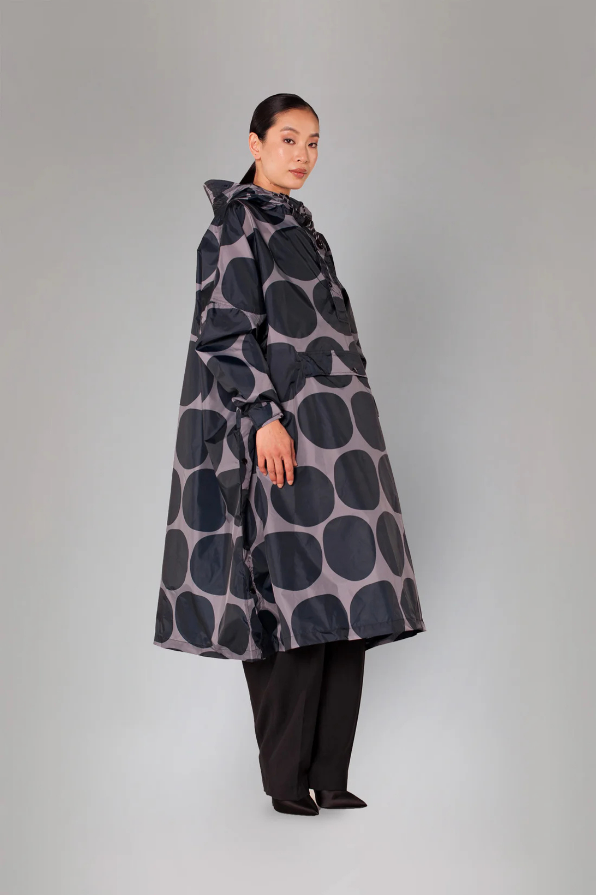 RegnPoncho  Black Polka