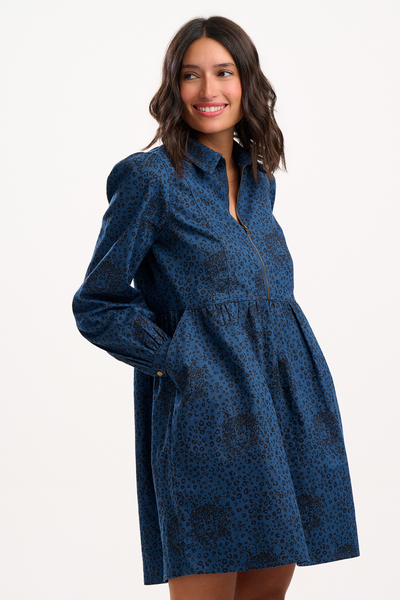 Karen Mini kjole forfra, blå mini kjole med leopardprint