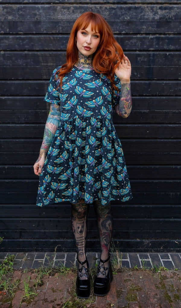 Oversized Jerseykjole Death Head Moth Multifarvet