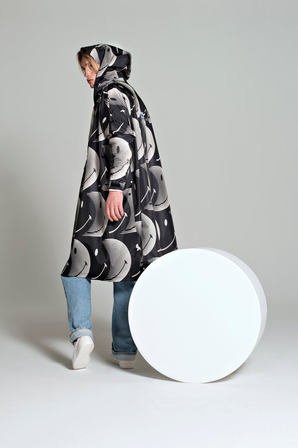 RegnPoncho  Half moon Smiley Sort/hvid