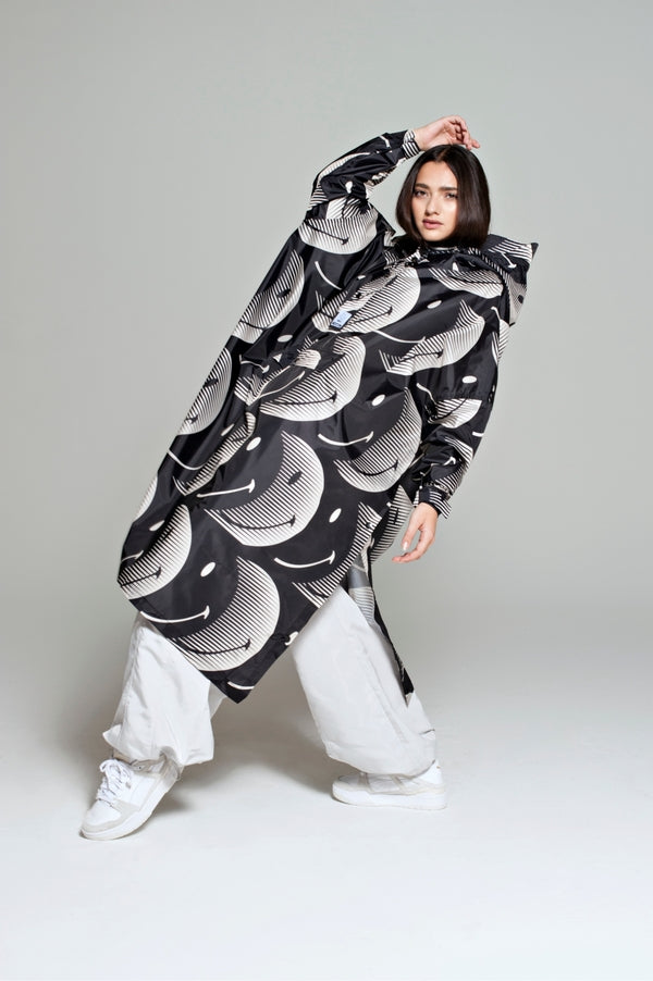 RegnPoncho  Half moon Smiley Sort/hvid