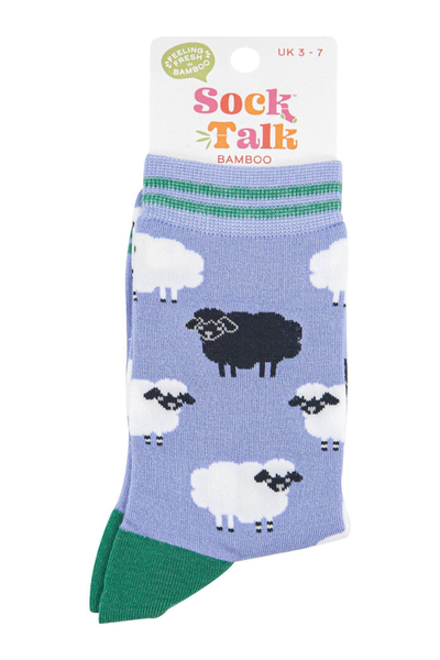Bambusstrømper med sort får og hvidt får mønster fra Sock Talk