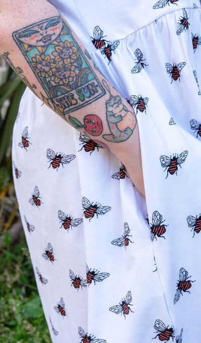 Oversized Jerseykjole Bee Hvid