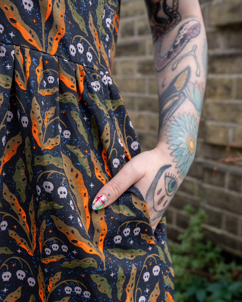 Oversized Jerseykjole Poison and Plants Multifarvet