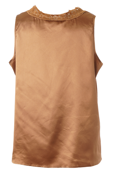 Ingrid top i kobber fra STUDIO set bagfra – glat satinlook uden ærmer.