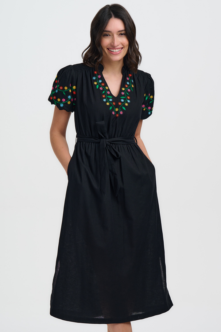 lainey midi dress Lainey Midi Dress – Sort Kjole med Broderede Blomster