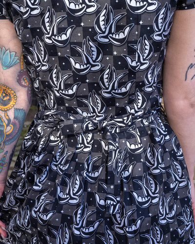 Checkerboard Swallow Tea Dress Grå/Sort